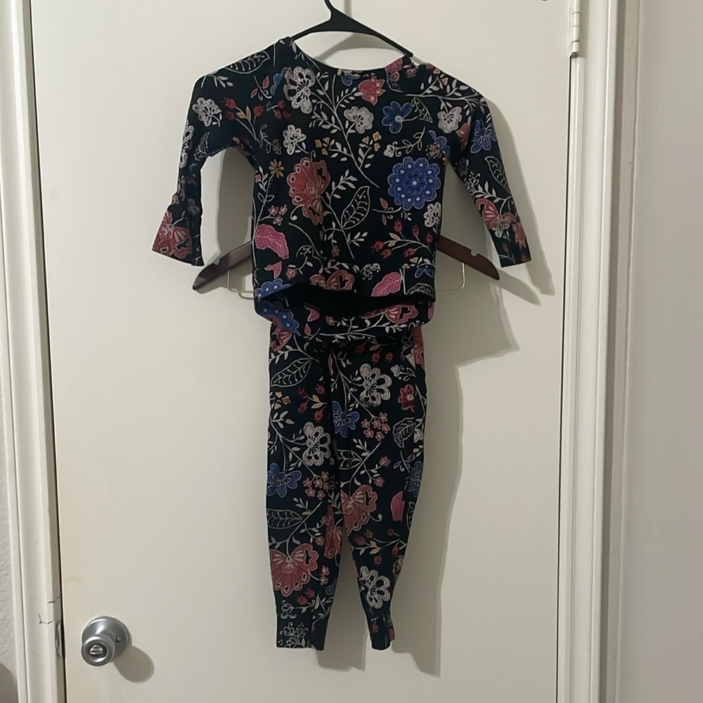 Old Navy Black and Pink Floral Outfit Size 3T - Picture 1 of 9